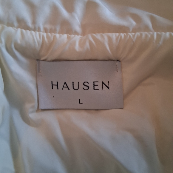 NWOT Hausen Quilted Emboidered Puffer Vest Size L - Picture 11 of 12